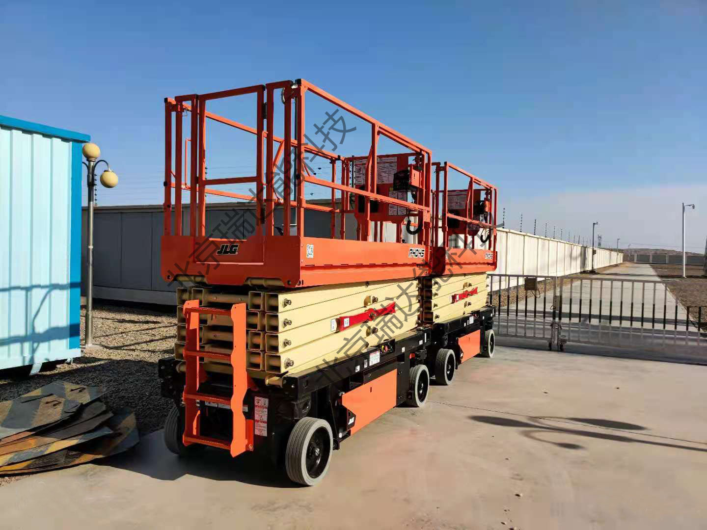 In April 2021, two JLG-R4045 electric scissors lifts were provided to State Grid Xinjiang electric power co.Ltd